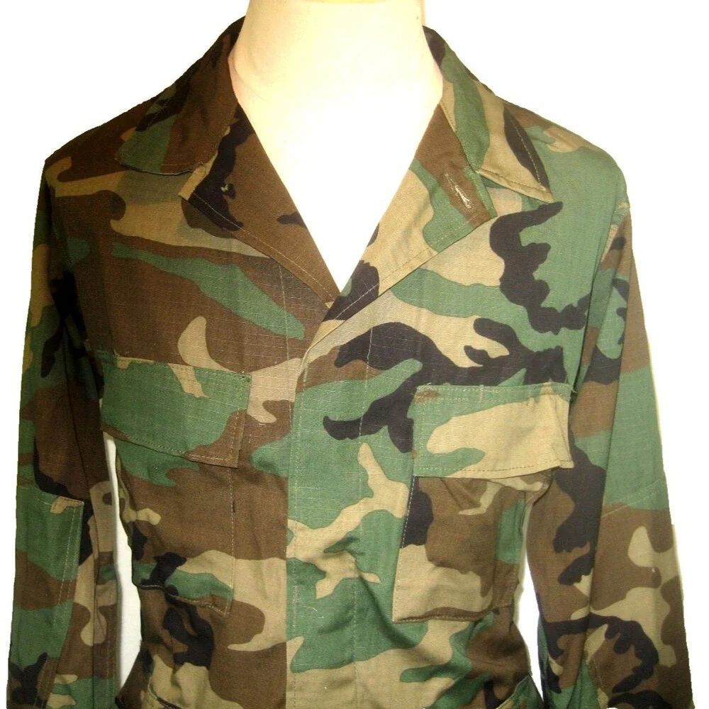 US Army Issue Coat, Combat Vietnam Era Jungle/Woodland Camo 084-1698 sz Med/Long